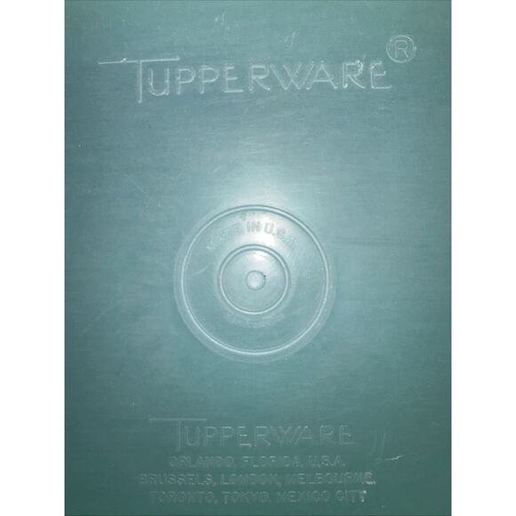 Tupperware Celery Vegetable Green Keeper #782-3 Container w Lid and Vent - Picture 4 of 7